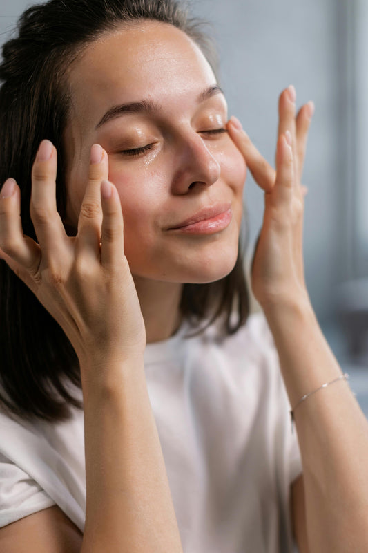 Tu rutina ideal: limpieza, hidratación y fotoprotección